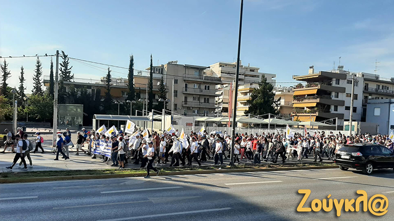 40ή Μαραθώνια Πορεία Ειρήνης: Συγκέντρωση στο υπουργείο Εθνικής Άμυνας